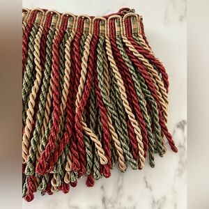 Bouillon fringe red green remnants 64”